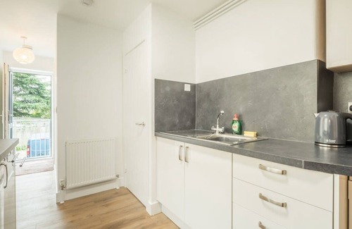 Cambridge City Centre Condo | Cosy Two Bedroom Apartment in Excellent Location