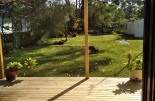Mondayong House | Cosy two bedroom bungalow close to lake and ocean