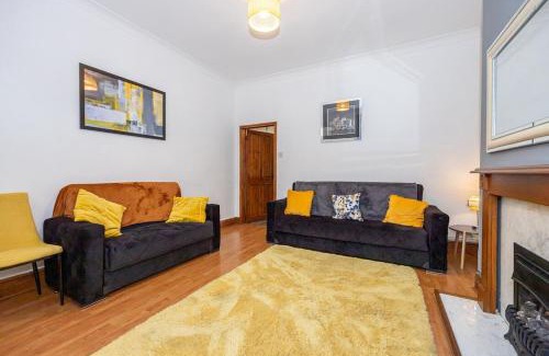 Blackburn House | Cosy Two bedroom Terrace Blackburn