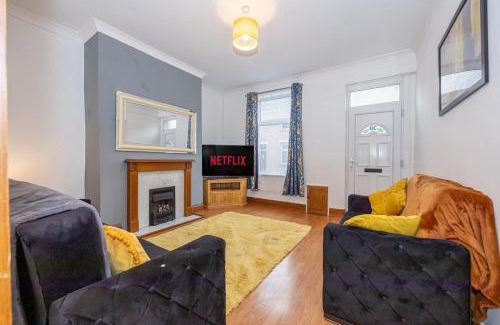 Blackburn House | Cosy Two bedroom Terrace Blackburn