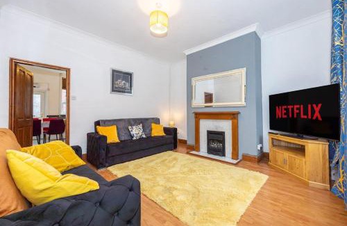 Blackburn House | Cosy Two bedroom Terrace Blackburn