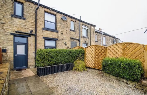 Meltham House | Cosy Walkers Retreat in Meltham Doggie Friendly