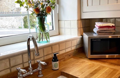 Leyburn Cottage | Cosy Welcoming Stone Cottage