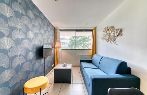 Zola - Pressense Apartment | Cosy well-located apartment in Gratte-Ciel