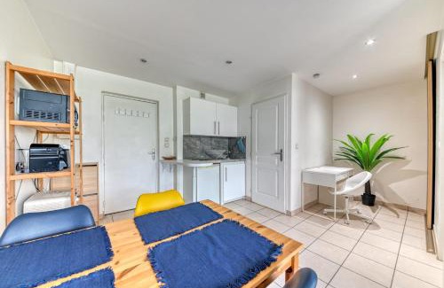 Zola - Pressense Apartment | Cosy well-located apartment in Gratte-Ciel
