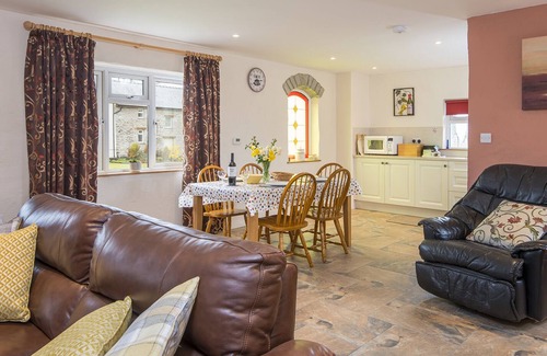 Tan-y-groes Cottage | Cothi, Holiday Cottage Penwern Fach, Cenarth, Sleeps 4, 2 bedrooms, bathrooms