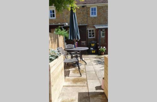 Ilmington House | Cotswolds Cottage Ilmington with Wood Burning Stove & BBQ - pet friendly