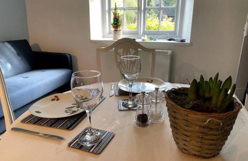 Ilmington House | Cotswolds Cottage Ilmington with Wood Burning Stove & BBQ - pet friendly