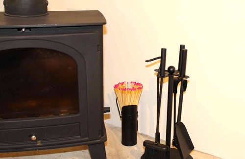 Chalford Cabin | Cotswolds Valleys Accommodation - Springfield Coach House - Exclusive use character four bedroom holiday cottage