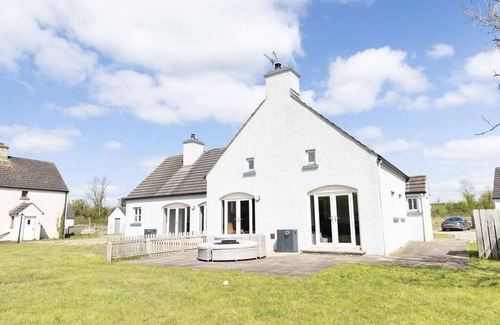 Enniskillen Cottage | Cottage, 3 Bed,Sleeps 7, Free Parking