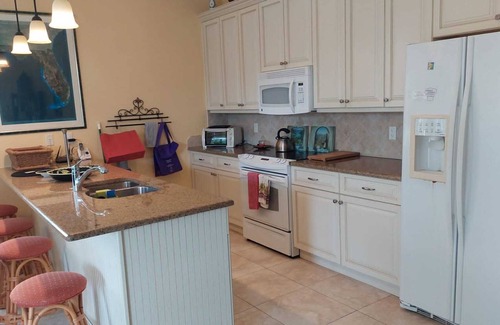 Treasure Cay Cottage | Cottage # 3 - Sleeps 8 and just steps away from the beach!n
