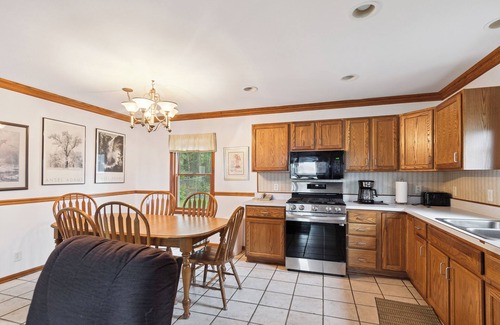 Greenbush Cabin | Cottage #6: 4BR/3BA Relaxing Lakeside Retreat!nn