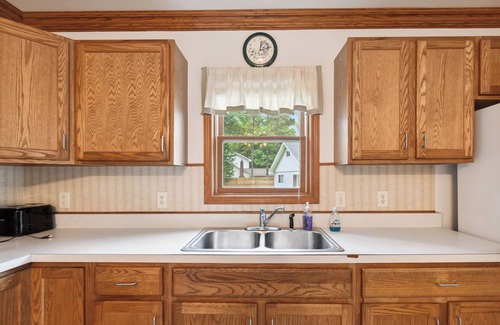 Greenbush Cabin | Cottage #6: 4BR/3BA Relaxing Lakeside Retreat!nn