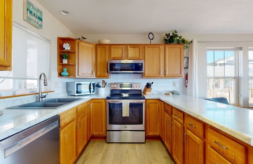Old Orchard Beach House | Cottage By The Sea Main House by Bayley Vacation Rentals