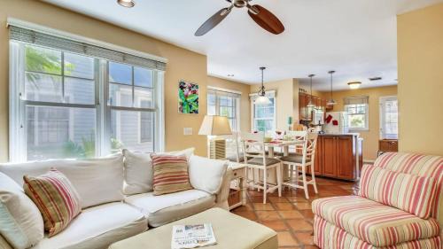 Key West House | Cottage by the Pool by AvantStay w Balcony BBQ Shared Pool Month Long Stays Only