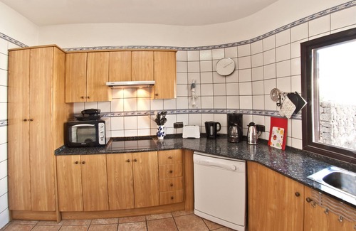 Costa Teguise Villa | Cottage for 2-8 people, heated pool, near the sea and golf course