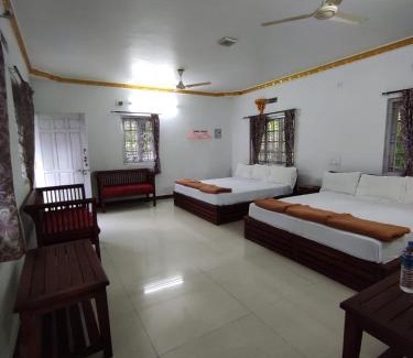 Valparai Hotel | COTTAGE GARDEN DEEPIKAS