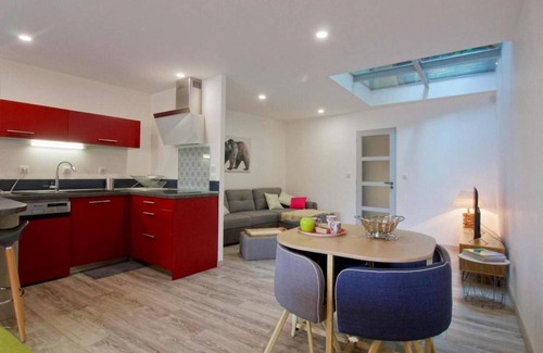 Guchan House | Cottage 'Gite De Charme A Guchan Avec Vue' with Private Terrace, Balcony and Wi-Fi