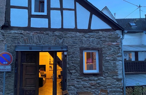 Alf House | Cottage in Alf on the Moselle