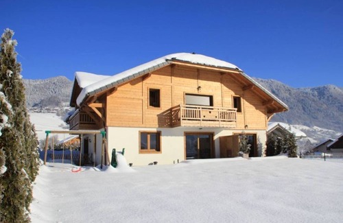 Taninges Ski Chalet | Cottage in chalet with indoor pool jacuzzi sauna hammam