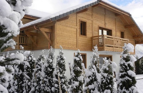 Taninges Ski Chalet | Cottage in chalet with indoor pool jacuzzi sauna hammam