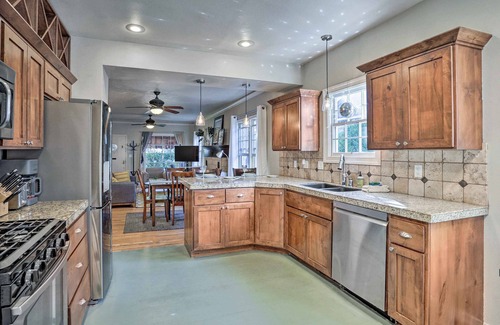 North End Cottage | Cottage in Hyde Park: Yard, 1 Mi to Dtwn
