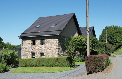 Walk Cottage | Cottage in Libômont with Sauna & Near Malmedy