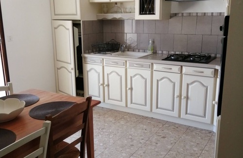 Villars House | Cottage in village property in the Luberon
