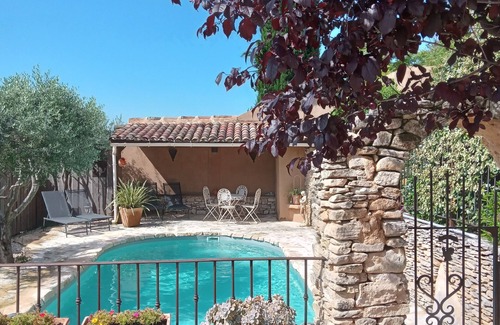 Villars House | Cottage in village property in the Luberon