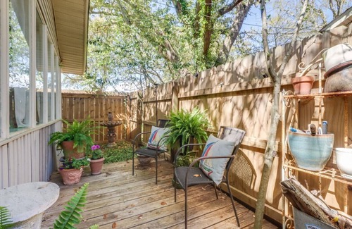 Gulfport House | Cottage just 2 blocks from the beach!