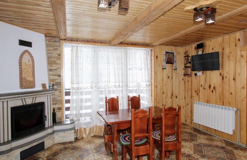 Yaremche Ski Chalet | Cottage "Karpatske Shale"