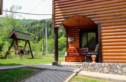 Yaremche House | Cottage "Kliverent"