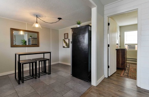 Kimberling City Apartment | Cottage @ Lighthouse Lodge - Cozy 1BR Cabin Steps from Table Rock Lake!