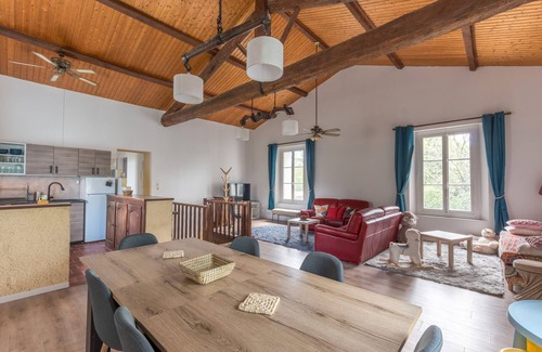 Le Pouget Cottage | Cottage 'Maison Location' with Private Pool, Wi-Fi and Air Conditioning