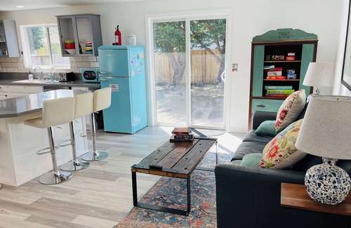 Nehalem Cottage | Cottage on Nehalem Bay, dogs welcome, fire pit, hot tub, 5 min- Manzanita beach