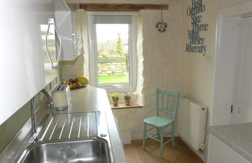 Moelfre Cottage | Cottage Sandy Beach Location Dafarn Rhos Lligwy Moelfre Anglesey Wales