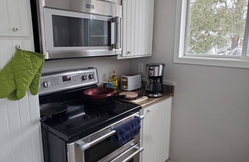 Irondale Cottage | Cottage ✳ Sauna ✳ 2 min walk to Tamarack Lake
