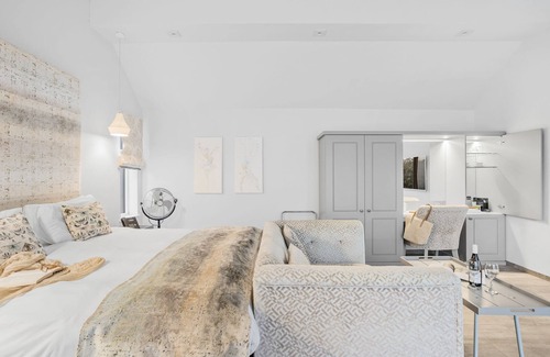 Brayford Hotel | Cottage Suite 5, Kentisbury Grange - a suite that sleeps 2 guests in 1 bedroom