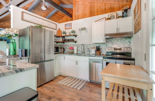 Mi-Wuk Village Cottage | Cottage w/Fire Pit & Grill in Mi-Wuk Village!