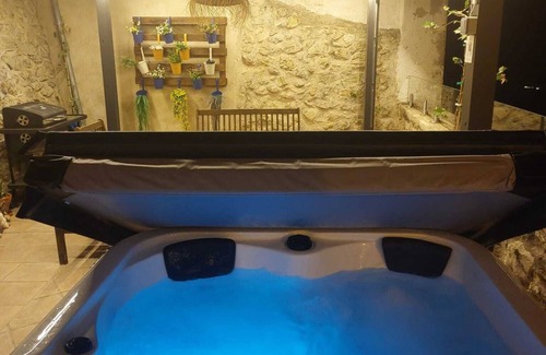 Alcoleja House | Cottage with jacuzzi and great mountain views