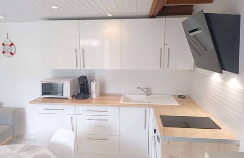 La Remigeasse House | Cottage with Terrace, Parking 800m from the Beach