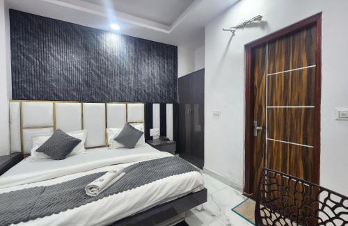 Paharganj Hotel | Cottage Yes Sir Dx