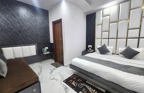 Paharganj Hotel | Cottage Yes Sir Dx
