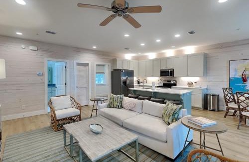 Orange Beach House | Cottages at Old Bay #4