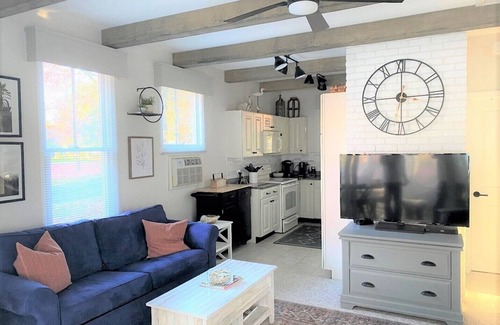 Summer Village Cottage | Cottages at Summer Village-fully furnished cottage, Wi-fi, heated pools, hot tub