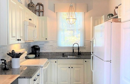 Summer Village Cottage | Cottages at Summer Village-fully furnished cottage, Wi-fi, heated pools, hot tub