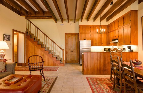 Natchez Condo | Cotton Alley | Charming 2-Bedroom Retreat in Historic Natchez, MS