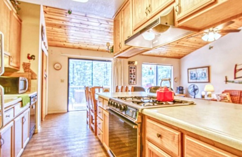 Groveland Apartment | Cottonwood Cottage at Pine Mountain Lake