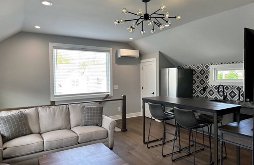 Sylvan Park House | Cottonwood-Patios & Casita-Heart of Sylvan Park