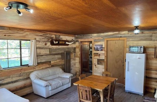 Alpine Cabin | Country cabin getaway for a crowd in the pines of Alpine AZ